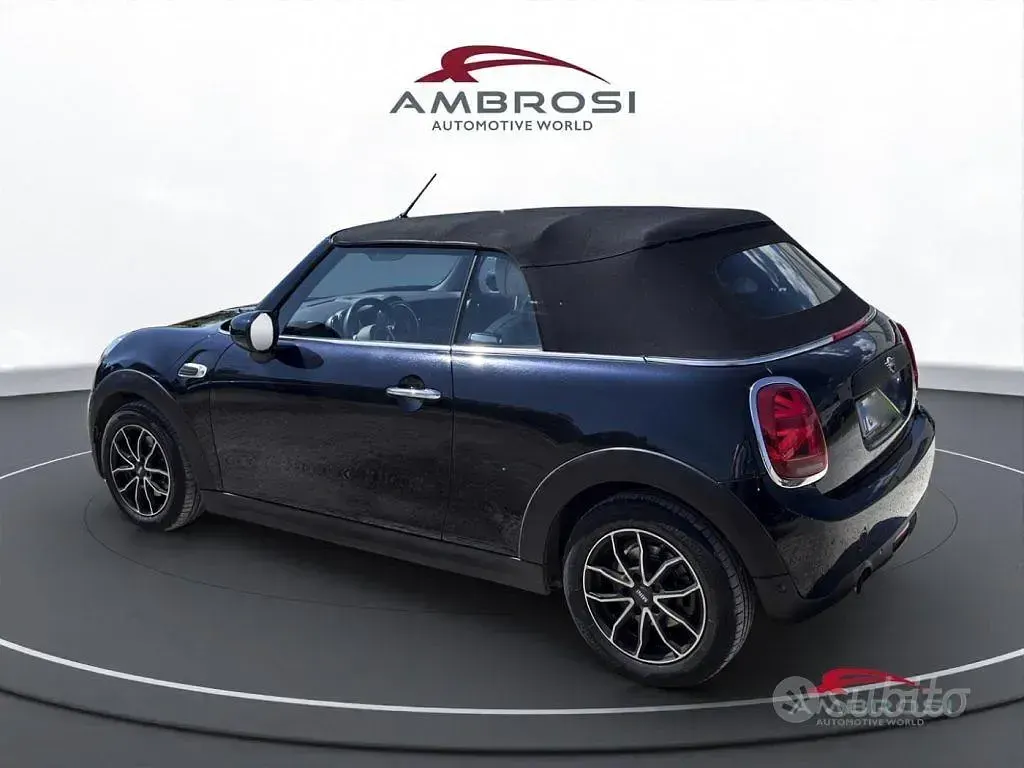 Usata Mini ONE 102 CV (75 kW) 2020 Nero Utilitaria