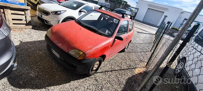 Usata Fiat 600 39 CV (28 kW) 2000 Rosso Utilitaria