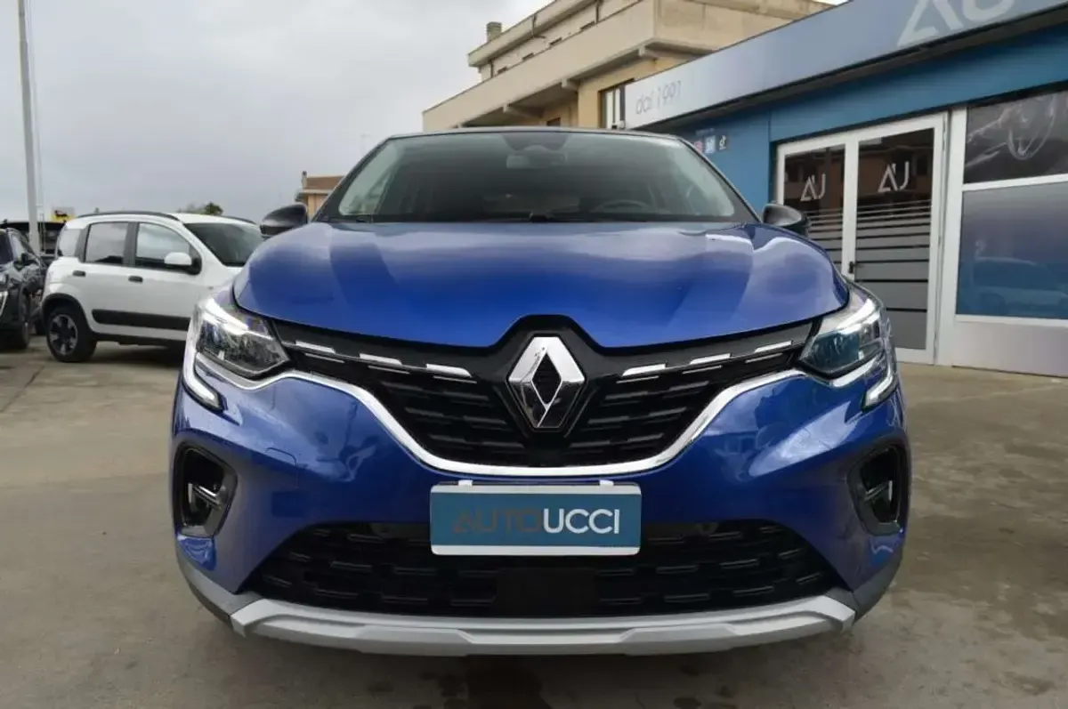 Usata Renault Captur Techno 91 CV (66 kW) 2024 Blu iron tetto black SUV