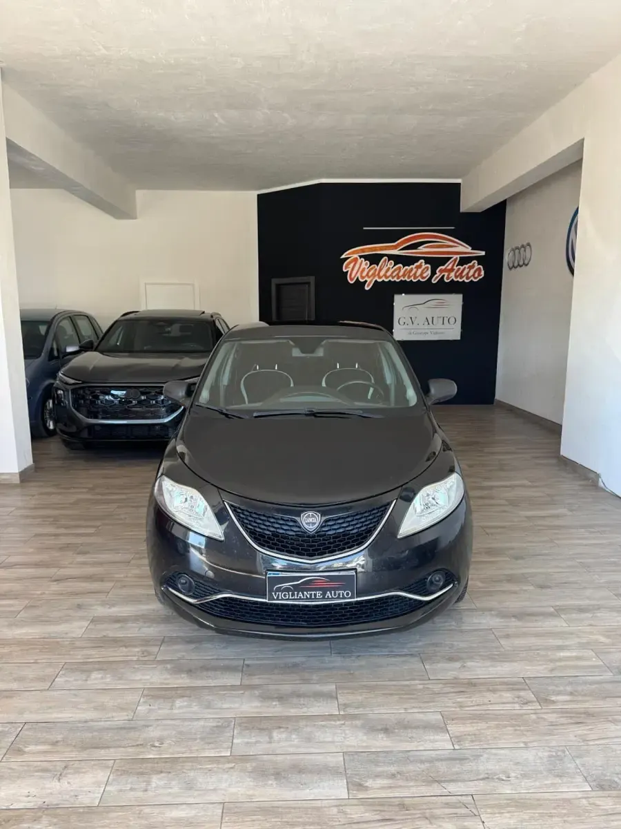 Usata Lancia Ypsilon S 95 CV (69 kW) 2016 Nero Utilitaria