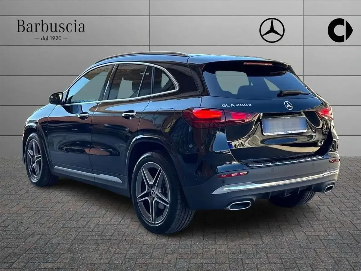 Usata Mercedes GLA200 Advanced Plus 150 CV (110 kW) 2023 Nero SUV
