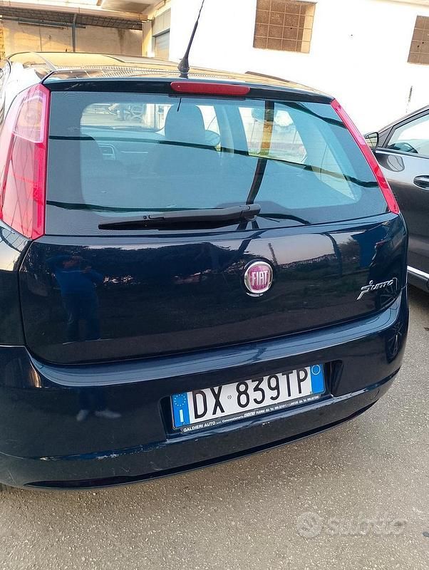 Usata Fiat Grande Punto Dynamic 77 CV (56 kW) 2009 Blu Utilitaria