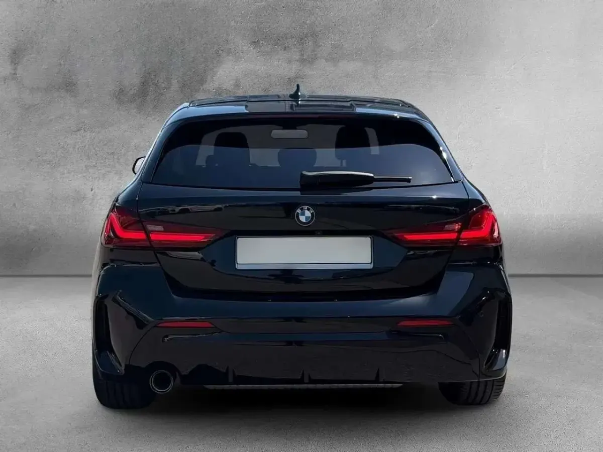 Usata BMW 118 M Sport 136 CV (100 kW) 2023 Black sapphire metallic Utilitaria