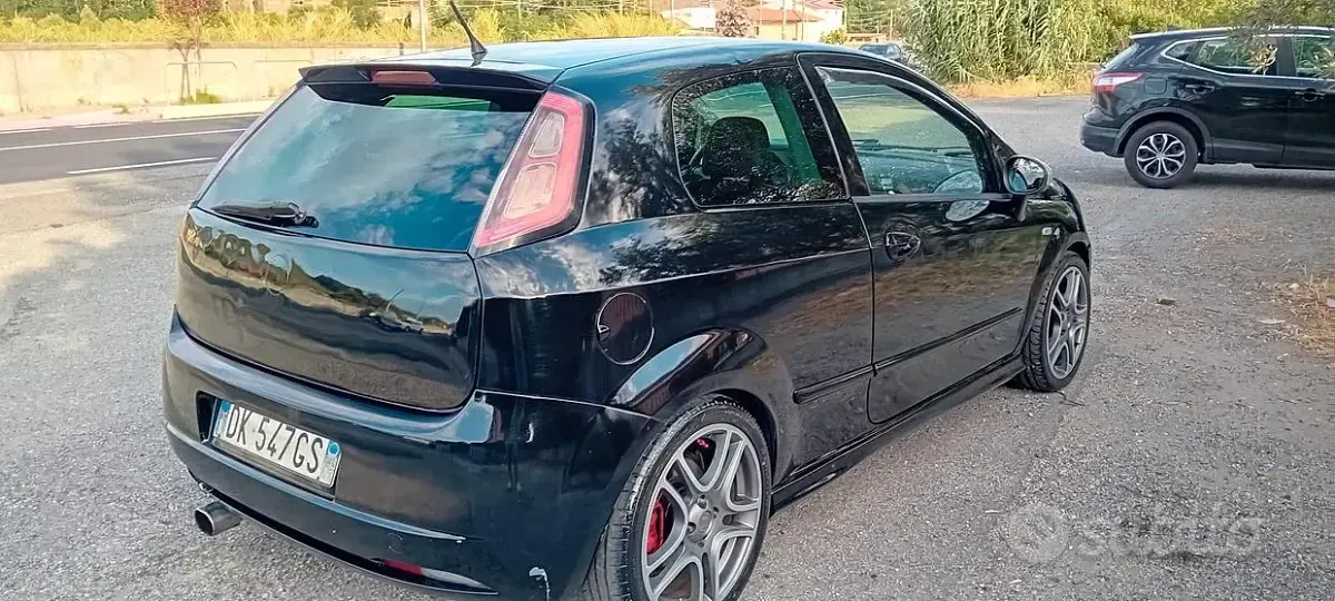 Usata Fiat Grande Punto 131 CV (96 kW) 2007 Nero Utilitaria