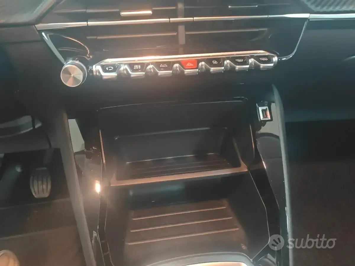 Usata Peugeot 208 Active 75 CV (55 kW) 2023 Giallo Utilitaria