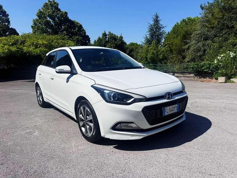 Usata 2017 Hyundai i20 Comfort Due volumi | 7800 € (Buon prezzo) - Immagine 1/4