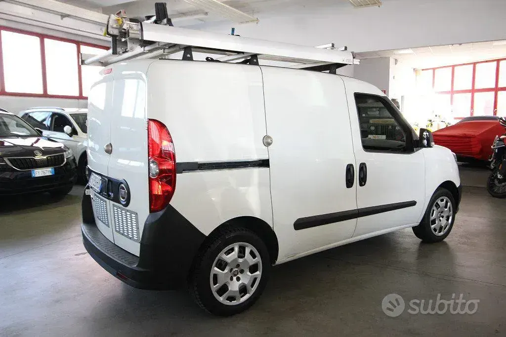 Usata Fiat Doblò Business 120 CV (88 kW) 2021 Bianco Monovolume