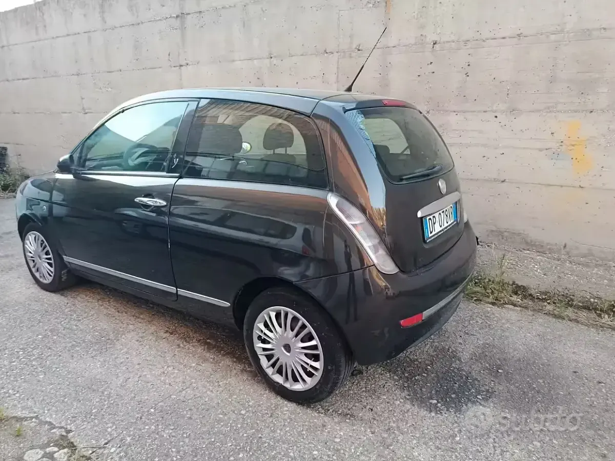 Usata Lancia Ypsilon 75 CV (55 kW) 2008 Utilitaria