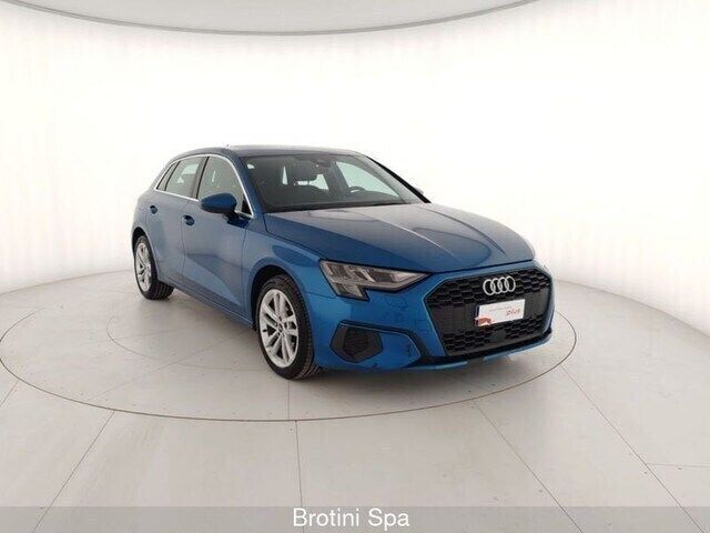 Usata Audi A3 Business 116 CV (85 kW) 2021 Blu Berlina