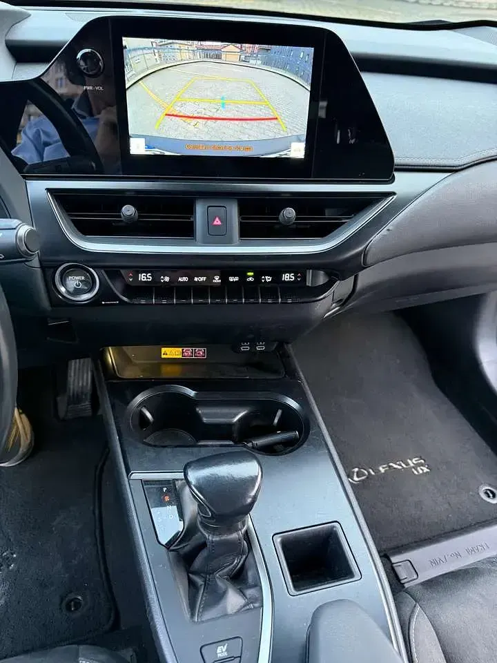Usata Lexus UX 250h Business Edition 152 CV (111 kW) 2023 Nero SUV