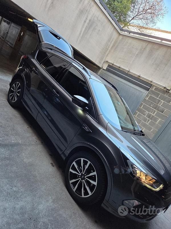 Usata Ford Kuga ST-Line 120 CV (88 kW) 2019 Grigio SUV