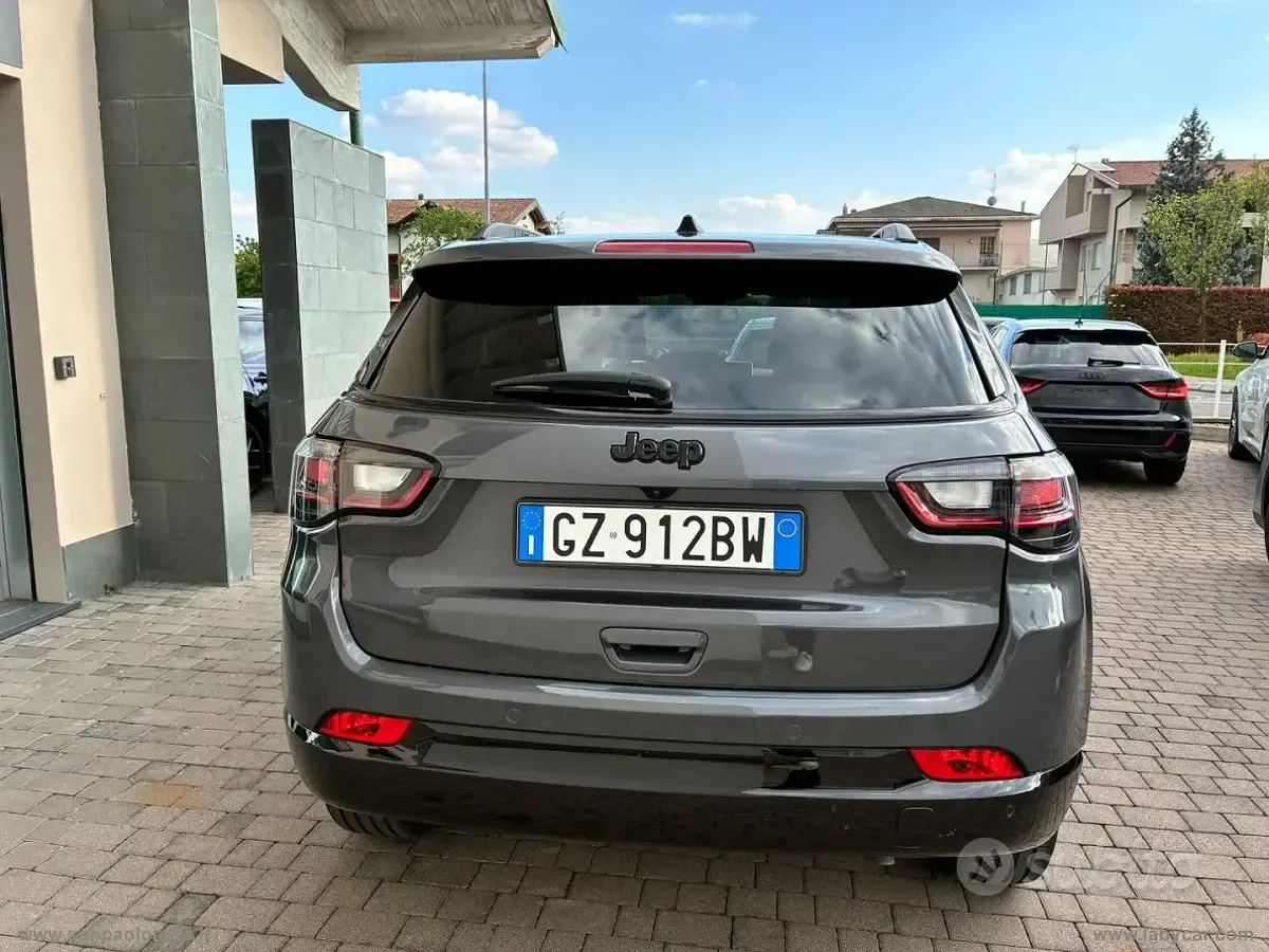 Usata Jeep Compass Summit 131 CV (96 kW) 2025 Grigio SUV