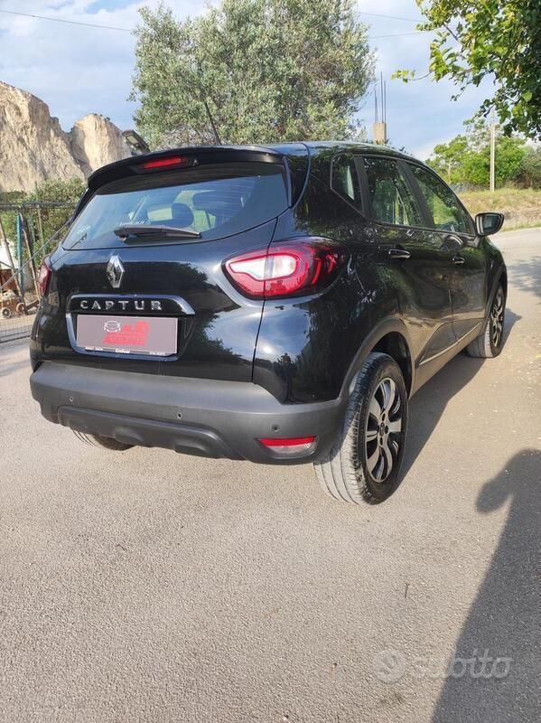 Usata Renault Captur 90 CV (66 kW) 2018 Nero SUV