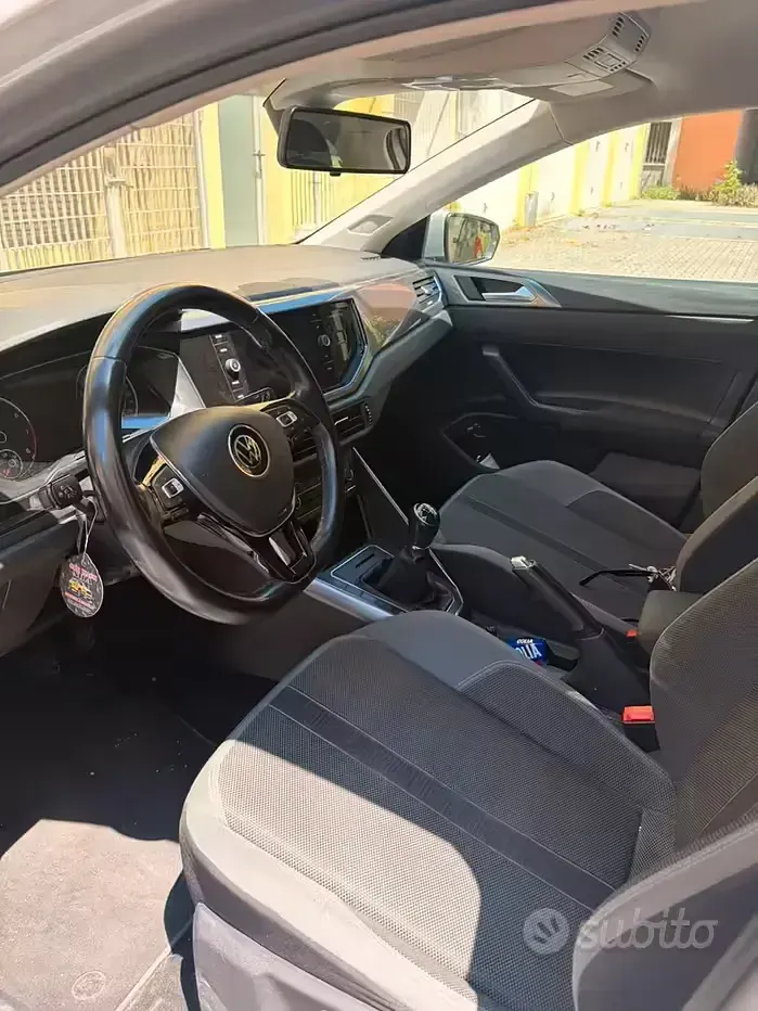 Usata VW Polo 90 CV (66 kW) 2021 Grigio Utilitaria