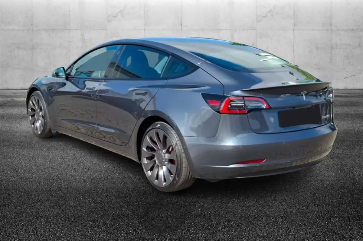 Usata Tesla Model 3 Performance 155 kW (211 CV) 2022 Grigio Berlina