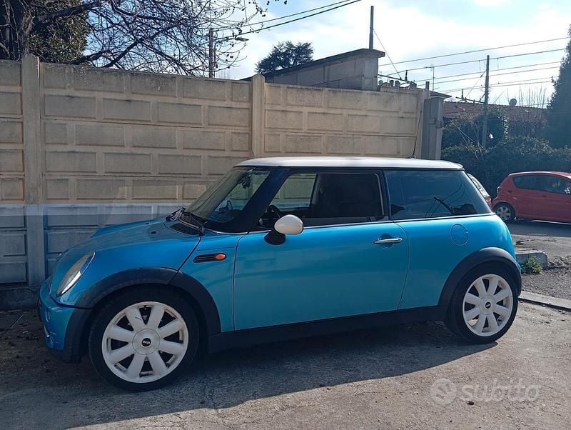 Usata Mini Cooper 115 CV (84 kW) 2005 Blu Utilitaria