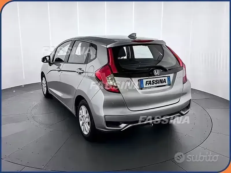 Usata Honda Jazz Comfort 102 CV (75 kW) 2019 Grigio Utilitaria