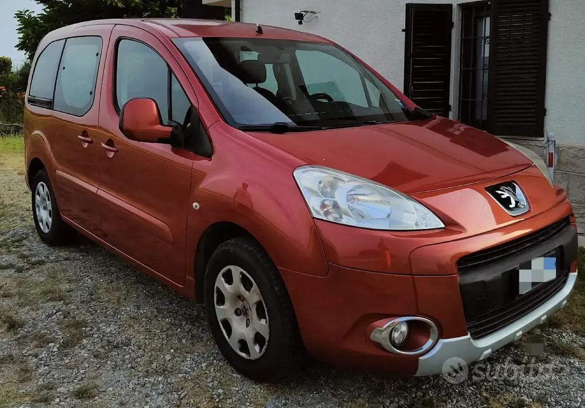 Usata Peugeot Partner Tepee Premium 92 CV (67 kW) 2010 Arancione Monovolume