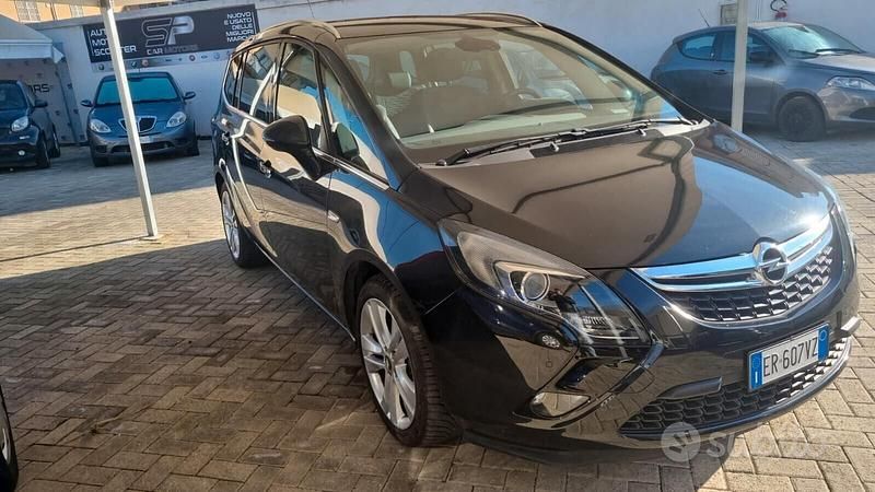 Usata Opel Zafira Tourer Cosmo 130 CV (95 kW) 2013 Grigio Monovolume