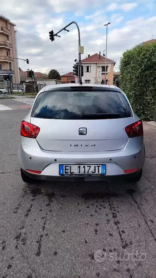 Usata Seat Ibiza 69 CV (50 kW) 2011 Grigio Berlina