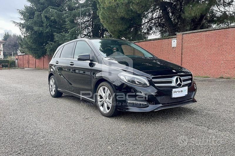 Usata Mercedes B180 Premium 109 CV (80 kW) 2016 Nero Monovolume
