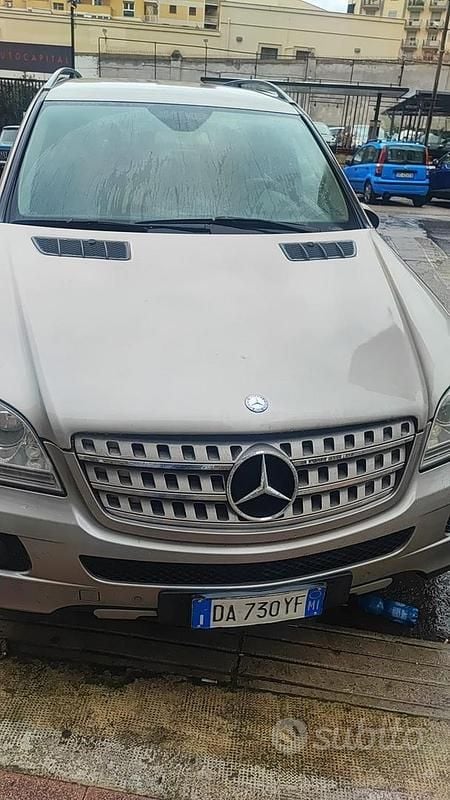 Usata Mercedes ML320 2006 Grigio SUV