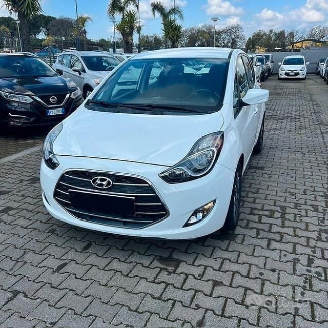 Usata Hyundai ix20 Xpossible 90 CV (66 kW) 2015 Bianco Utilitaria