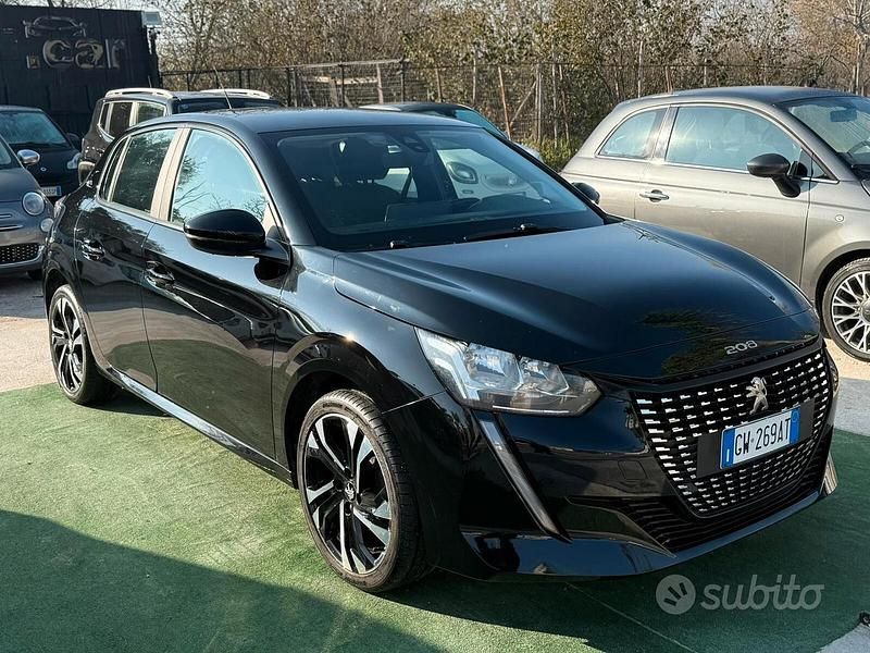 Usata Peugeot 208 75 CV (55 kW) 2020 Nero Utilitaria