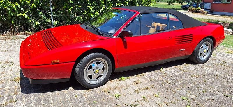 Usata Ferrari Mondial 300 CV (220 kW) 1991 Rosso Cabrio