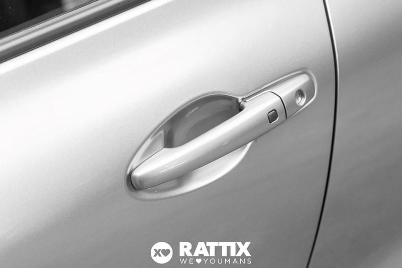 Usata Suzuki Swift 83 CV (61 kW) 2023 Grigio Utilitaria