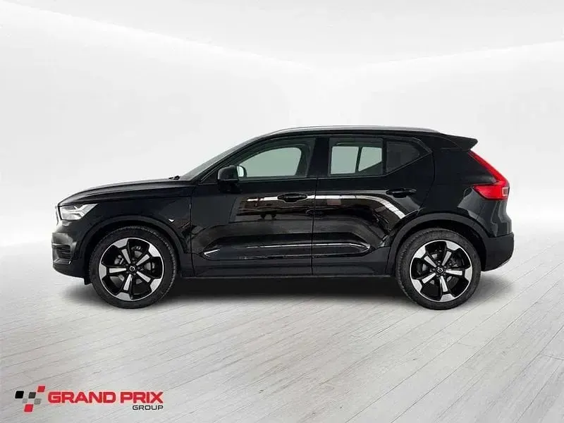 Usata Volvo XC40 Momentum 163 CV (119 kW) 2022 Grigio SUV