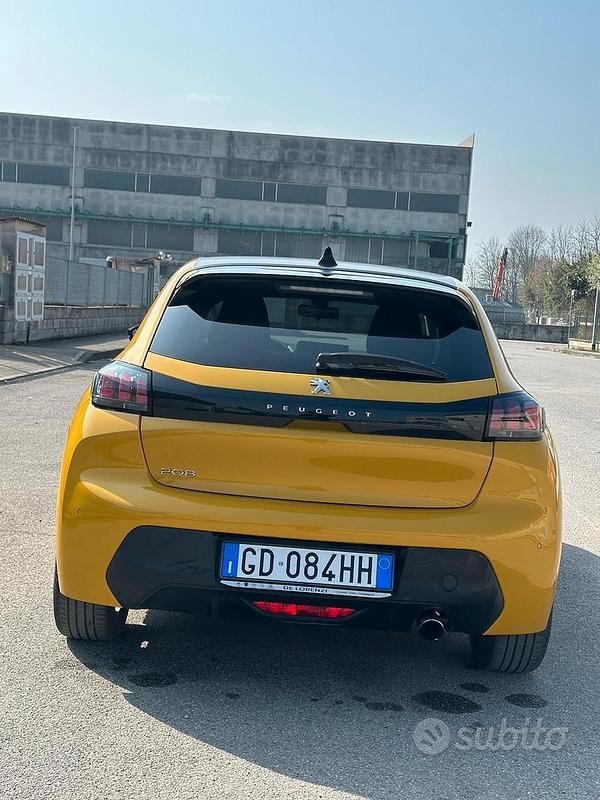Usata Peugeot 208 Active 75 CV (55 kW) 2021 Giallo Utilitaria