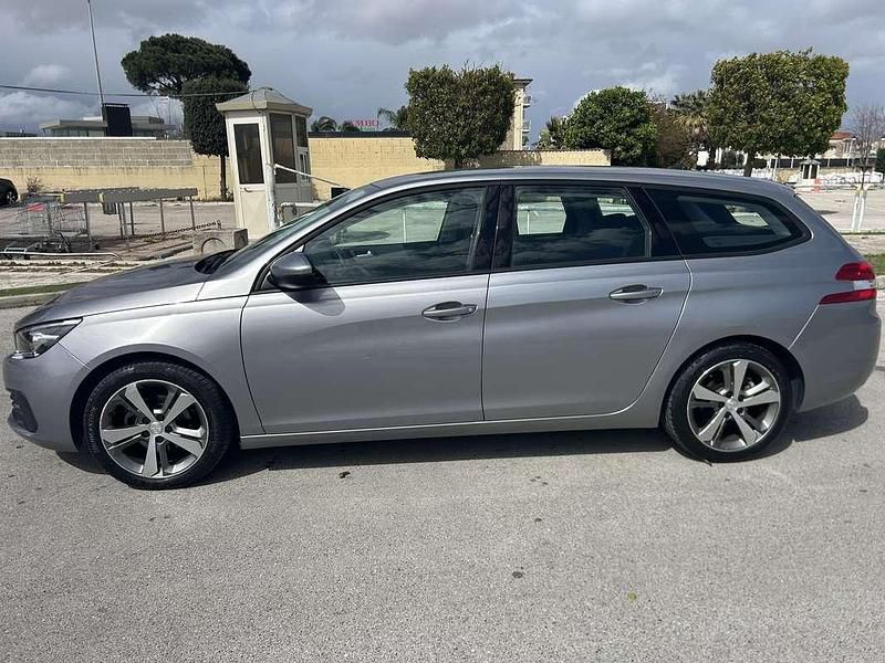 Usata Peugeot 308 SW Allure 131 CV (96 kW) 2019 Station wagon