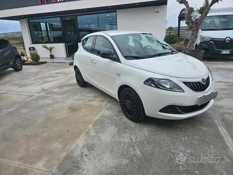 Usata Lancia Ypsilon S 69 CV (50 kW) 2022 Bianco Utilitaria