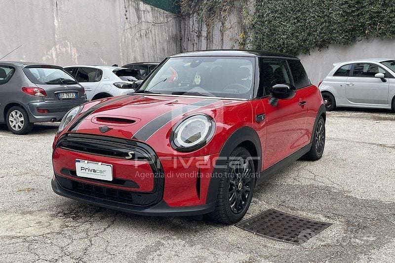 Usata Mini Cooper SE 75 kW (102 CV) 2023 Rosso Utilitaria