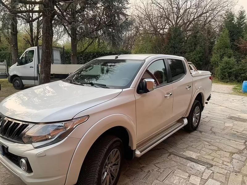 Usata Mitsubishi L200 Intense 181 CV (133 kW) 2018 Bianco Pick-up