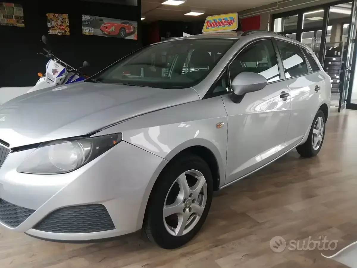Usata Seat Ibiza ST Ecomotive 75 CV (55 kW) 2011 Argento Station wagon