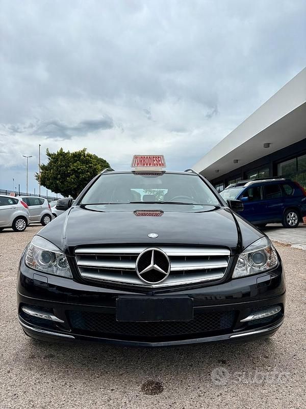 Usata Mercedes C220 Avantgarde 170 CV (125 kW) 2011 Nero Station wagon