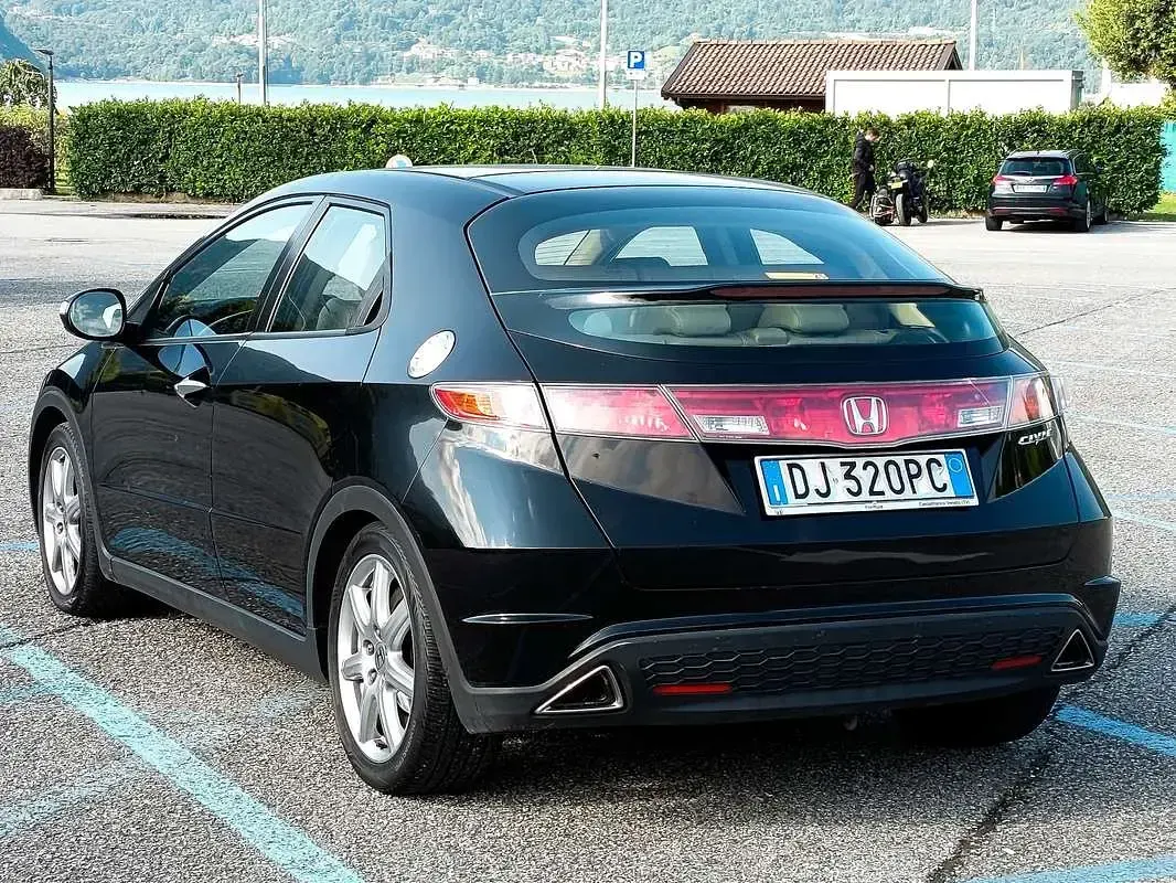 Usata Honda Civic Exclusive 140 CV (102 kW) 2007 Nero Berlina