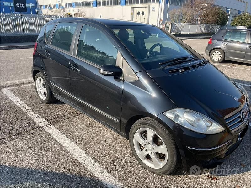 Nero Usata 2007 Mercedes A180 Due volumi | 1200 € - Immagine 1/4
