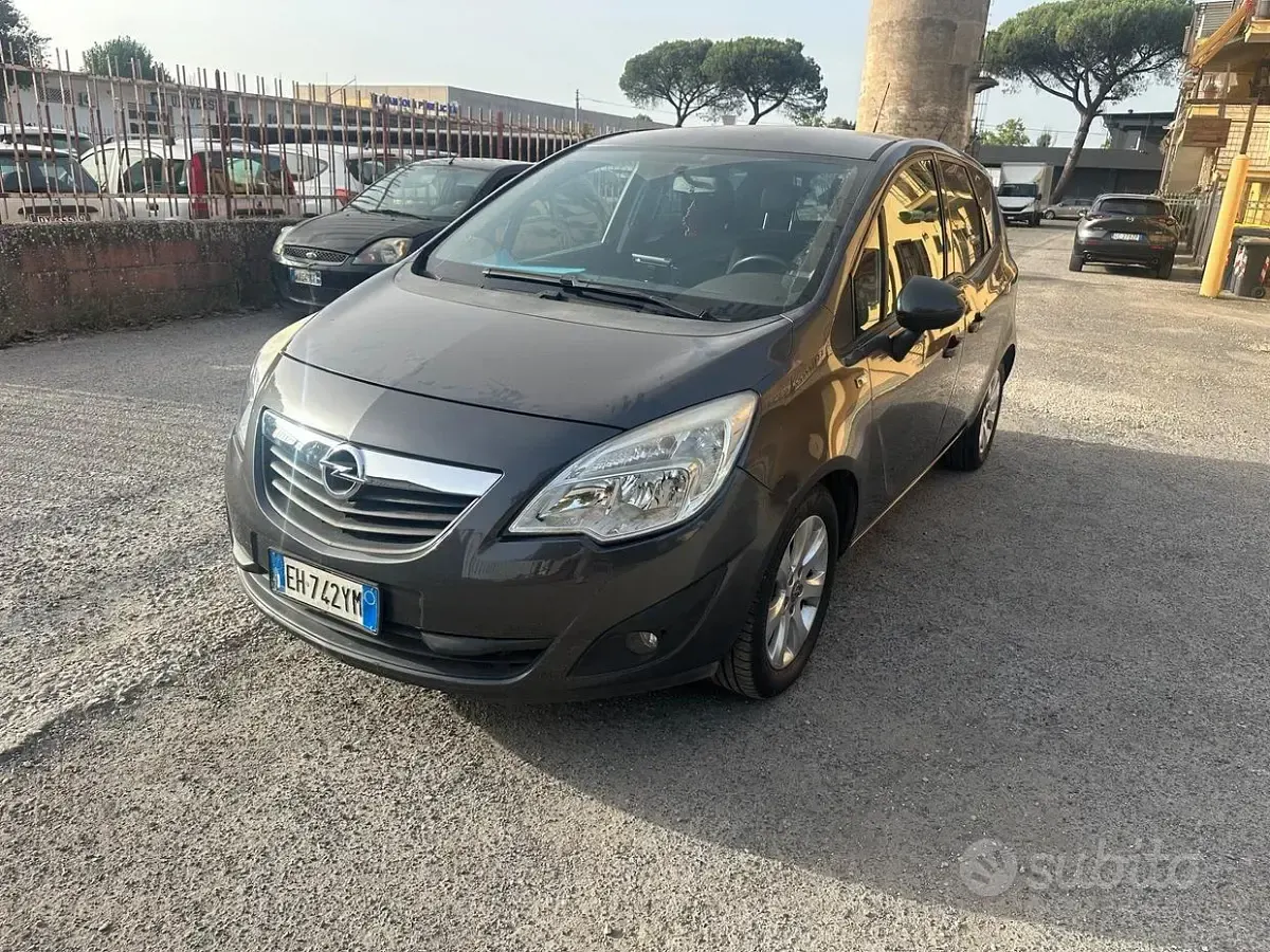 Usata Opel Meriva Cosmo 95 CV (69 kW) 2011 Grigio Monovolume