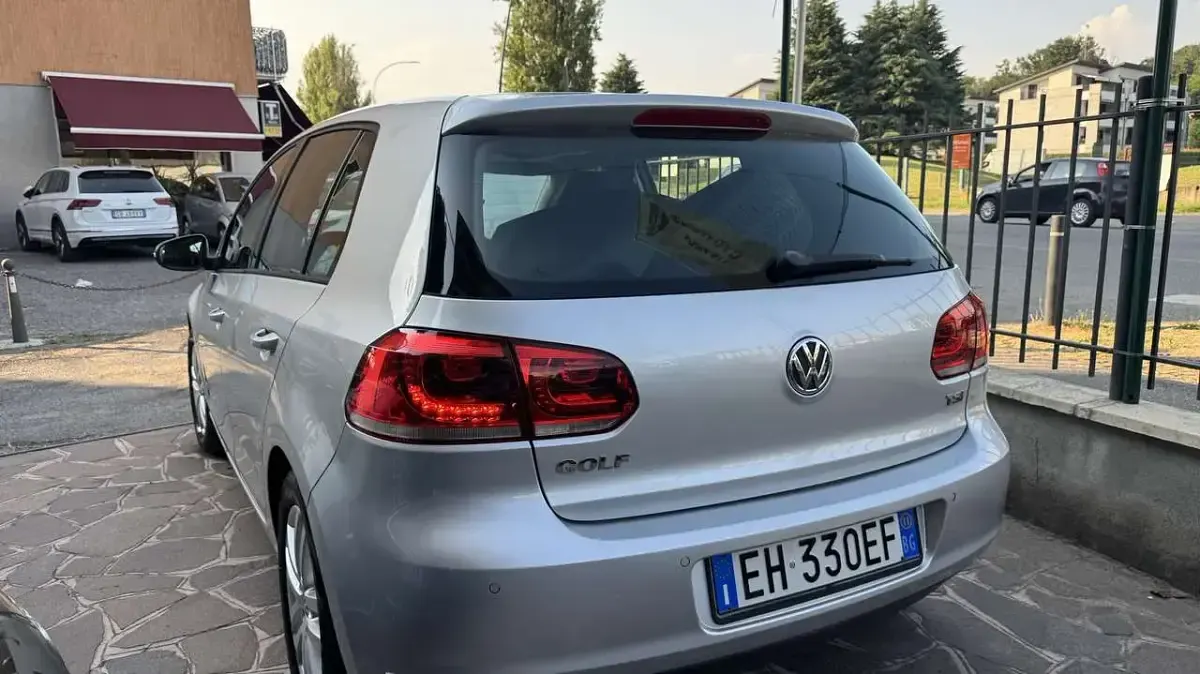 Usata VW Golf VI Highline 122 CV (89 kW) 2011 Argento Utilitaria