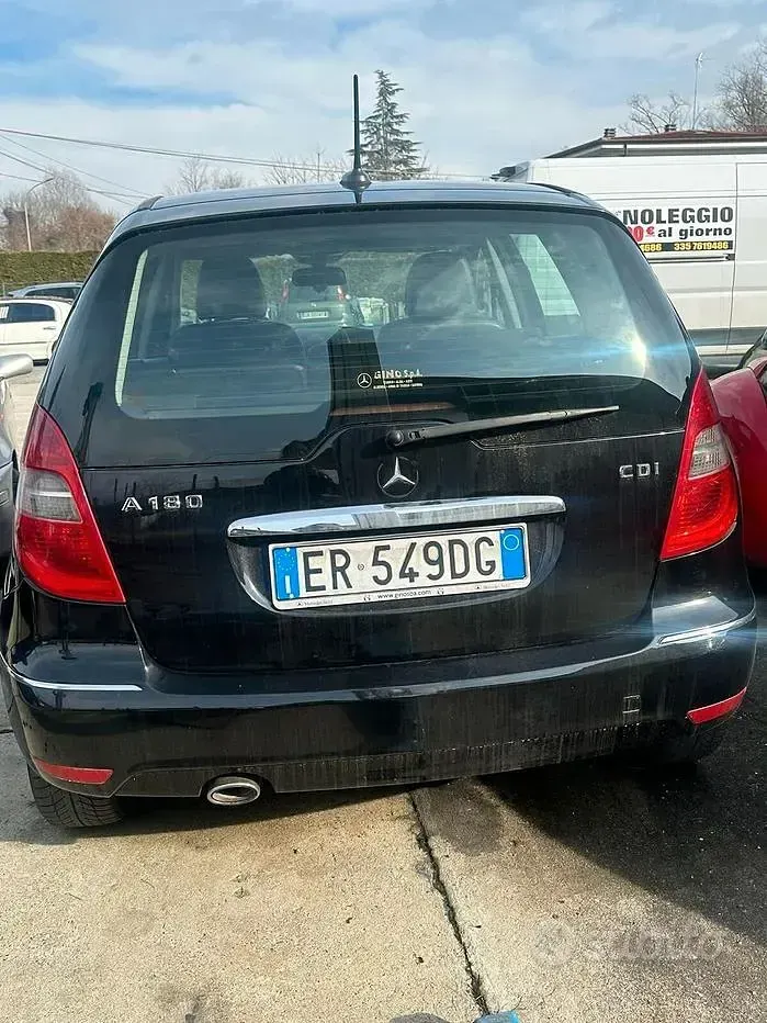 Usata Mercedes A180 Executive 109 CV (80 kW) 2013 Nero Berlina
