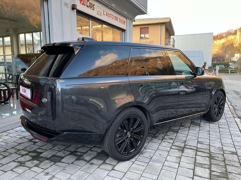 Usata Land Rover Range Rover Autobiography 300 CV (220 kW) 2023 Carpathian grey SUV