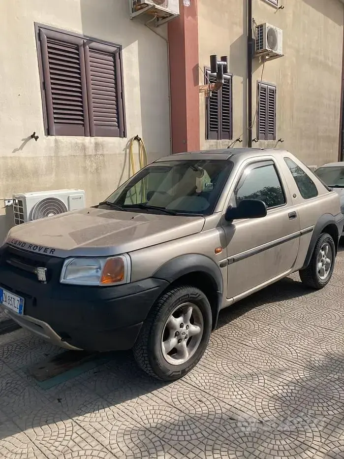Usata Land Rover Freelander 117 CV (86 kW) 2000 Giallo SUV