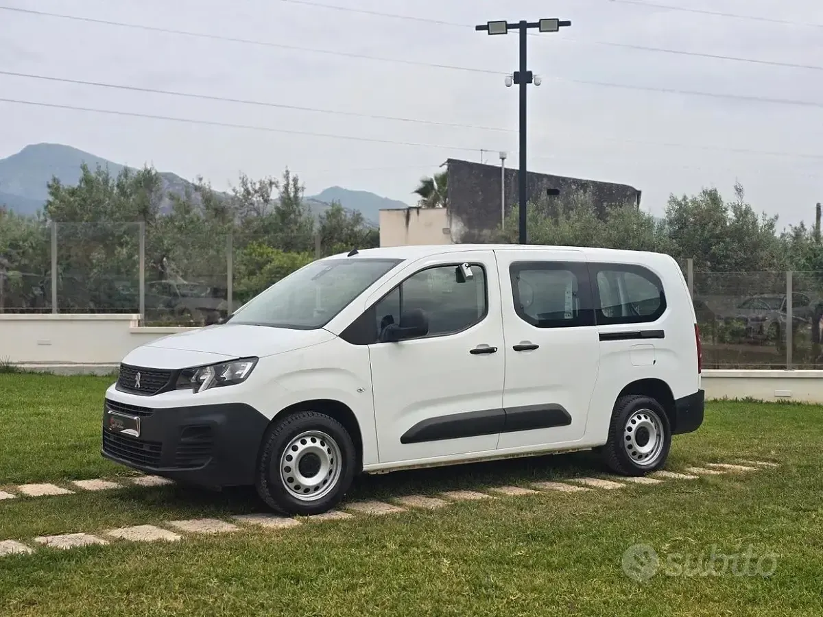 Occasion Peugeot Partner 102 ch (75 kW) 2021 Blanc Monospace