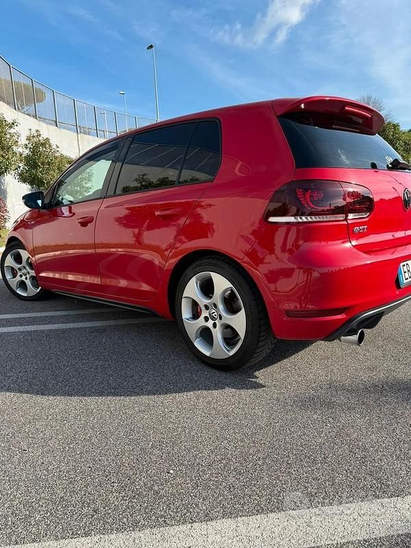 Usata VW Golf VI GTI 211 CV (155 kW) 2010 Utilitaria