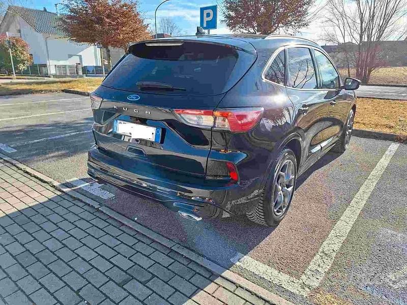 Usata Ford Kuga ST-Line 150 CV (110 kW) 2021 Nero SUV