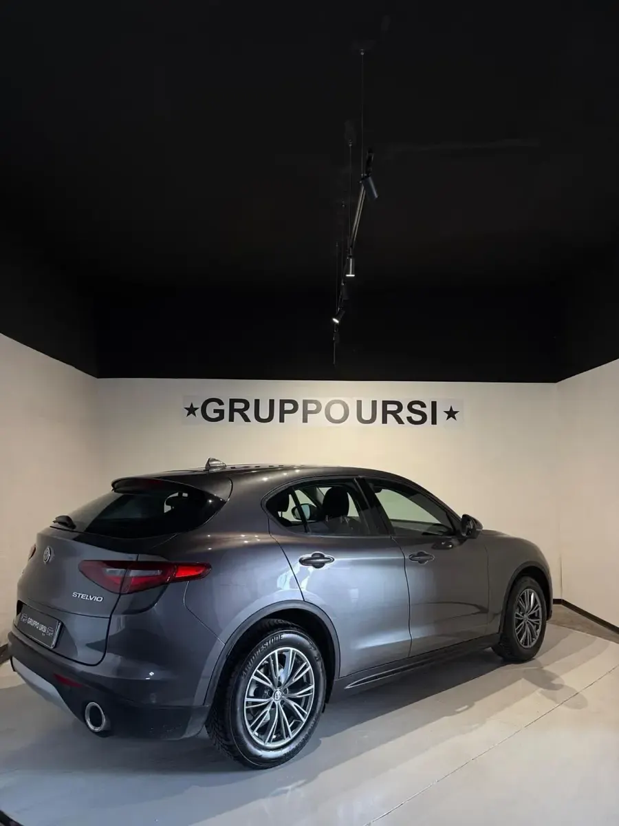 Usata Alfa Romeo Stelvio Business 190 CV (139 kW) 2021 Grigio SUV