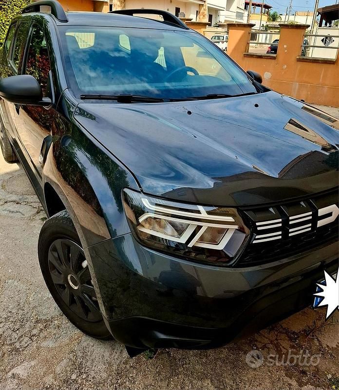 Usata Dacia Duster 100 CV (73 kW) 2023 Grigio Station wagon